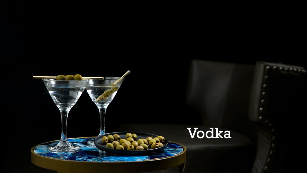 vodka aditya-saxena-E0ylYi5fGaU-unsplash(1)