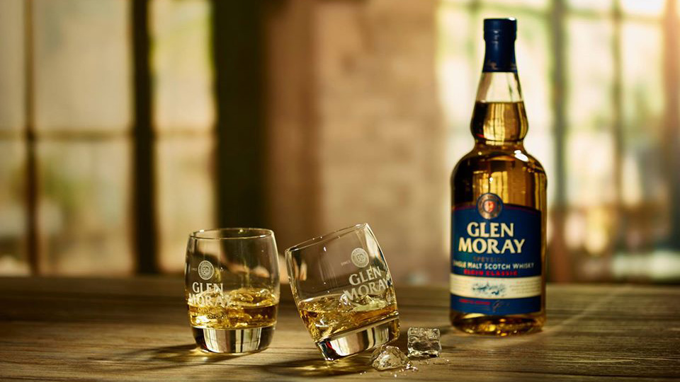 Glen Moray and two glasses for Whisky Surgeries