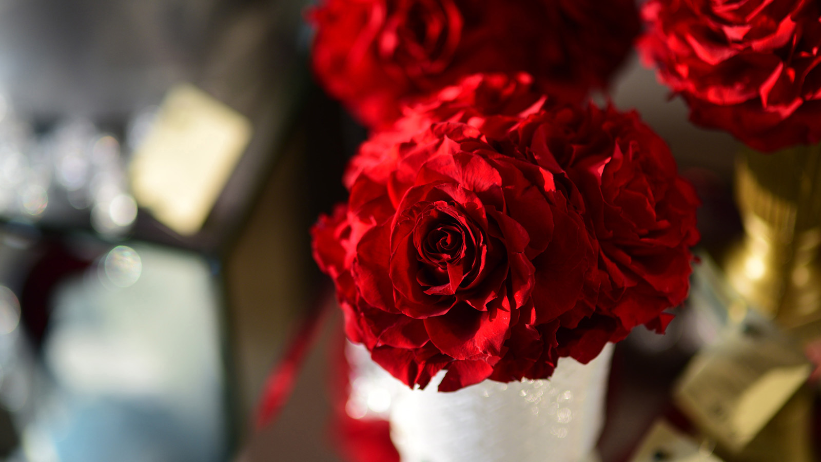 Veuve Clicquot And Four Seasons Denver Unveils Romantic Escape For Valentine’s Day roses